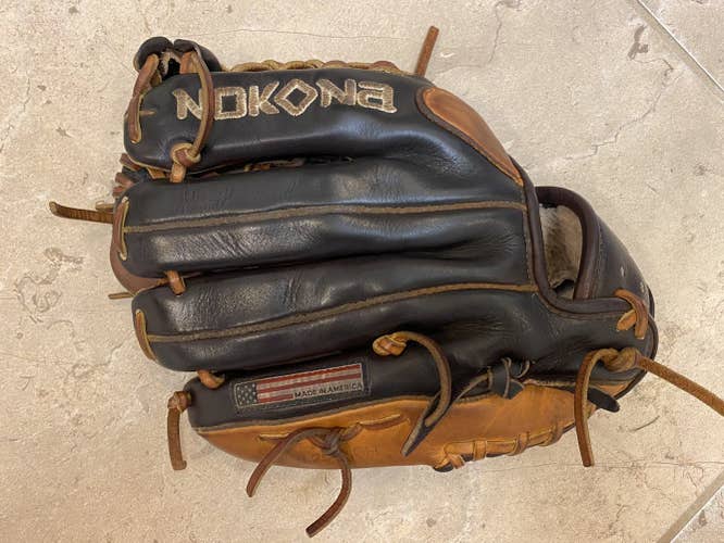 Nokona Alpha Select S-200 Youth Fielding Glove 11.25” Right-Handed Throw (RHT)