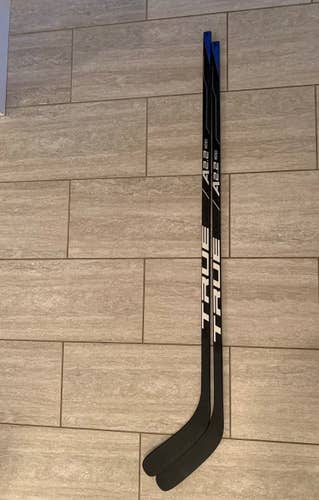 2 Senior True Right Handed A2.2 Hockey Stick MC Pattern - Used