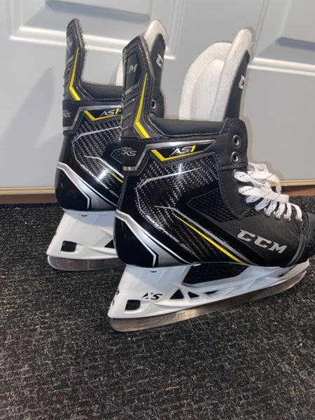 Senior New CCM Super Tacks AS1 Hockey Skates Wide Width Pro Stock Size 8