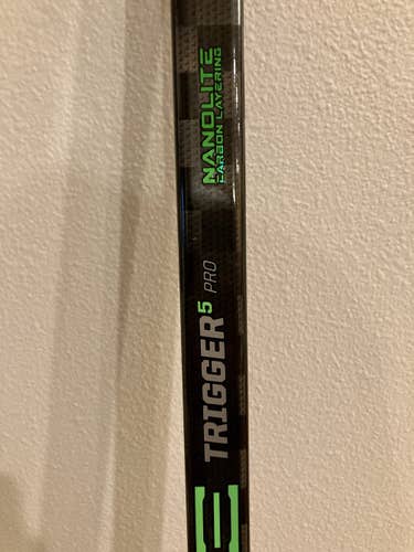 Used Senior CCM Right Handed Ribcor Trigger 5 Pro P29 75 flex stick