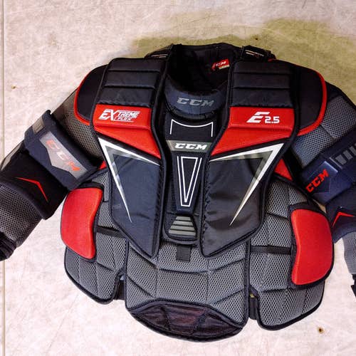 Junior Large-XL CCM Extreme Flex Shield 2 Goalie Chest Protector