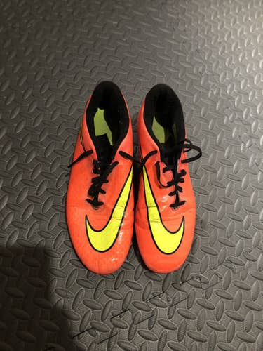 Pink Used Size 11 (Women's 12) Nike Hypervenoms Cleats