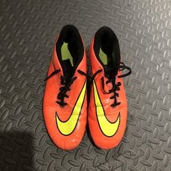 Pink Used Size 11 (Women's 12) Nike Hypervenoms Cleats