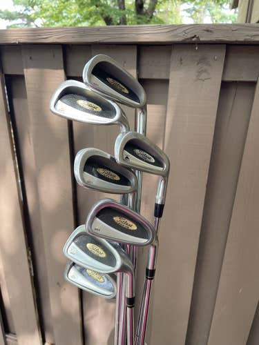 Titleist DCI 822os Iron Set 4-PW  Stiff Flex Right Handed