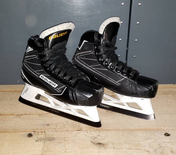 Junior Used Bauer Supreme S170 Hockey Goalie Skates Regular Width Size 3 LS5G Runners