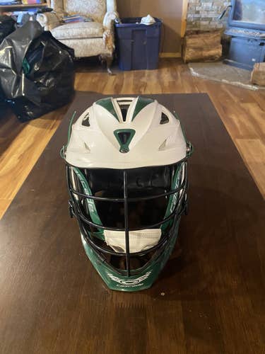 White Adult Player's Cascade R Helmet