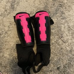 Unisex XS Nike Mercurial lite Shin Guards