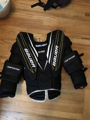 Used Large Bauer  Supreme S170 Goalie Chest Protector
