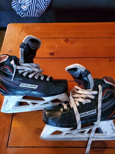 Junior Used Bauer Vapor X700 Hockey Goalie Skates Regular Width Size 3