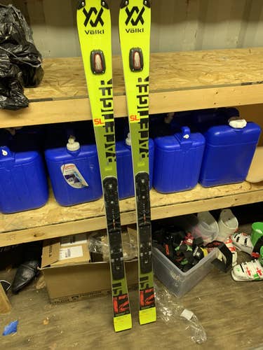 Used Volkl Racetiger SL 156 Skis