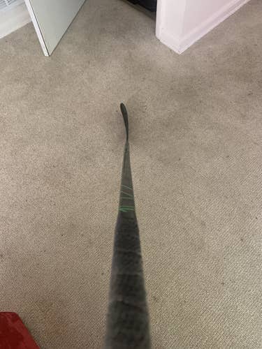 Senior Right Handed Supreme ADV Hockey Stick