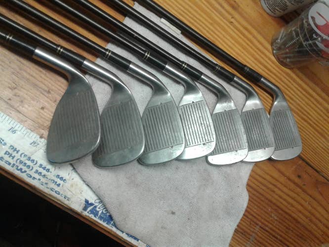 Used Men's Other Right Handed Iron Set Regular Flex Graphite Shaft