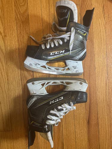 CCM Tacks 9060 Hockey Skates Size 4