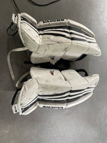 Vaughn Velocity V7 Goalie pads 24+2