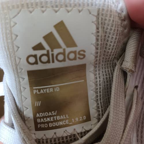 White Used Men's Size 9.5 (Women's 10.5) Adidas Shoes