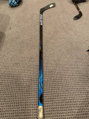 Junior Right Handed   Nexus Geo Hockey Stick