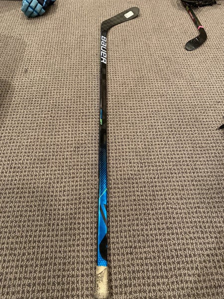 Junior Right Handed Nexus Geo Hockey Stick