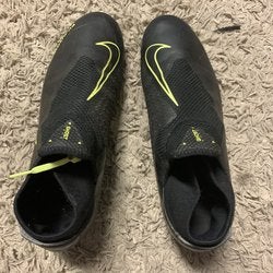 Black Unisex Used Molded Cleats Size 11 (Women's 12) Nike phantom vision Cleats