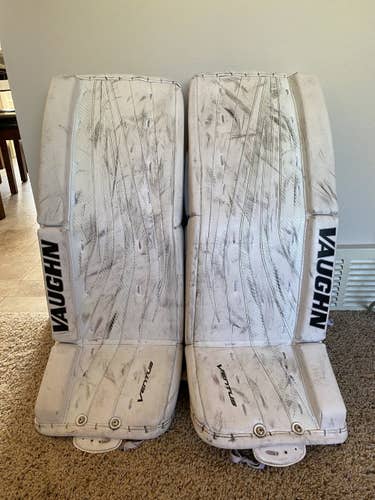 Used 26"+2  Vaughn Ventus SLR Jr Goalie Leg Pads