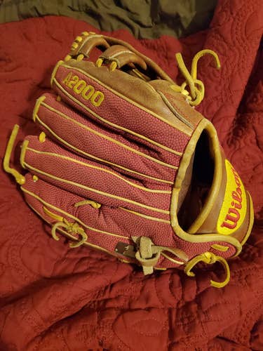 Used Kid Pitch (9YO-13YO) Wilson Right Hand Throw Infield A2000 Baseball Glove 11.75"