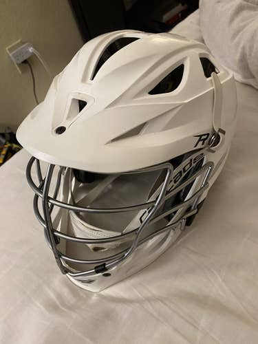 White Adult Player's Cascade R Helmet