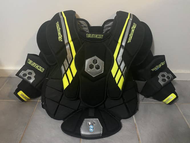 Used XXL Vaughn  Velocity VE8 Int Goalie Chest Protector