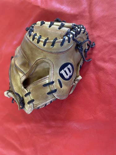 White High School/College Right Hand Throw 33" A2000 Baseball Glove