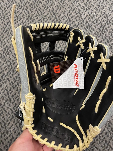 Wilson A2000 12.75” baseball glove