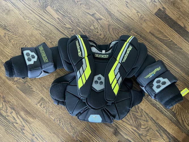 New Medium Vaughn  Velocity VE8 Pro Goalie Chest Protector