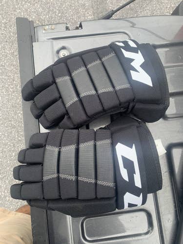 Black Senior CCM  4R Gloves