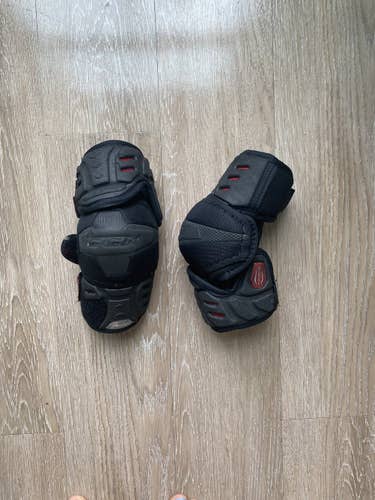 Used Medium CCM RBZ 150 Elbow Pads