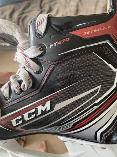 Youth CCM Regular Width Size 5 JetSpeed FT470 Hockey Skates