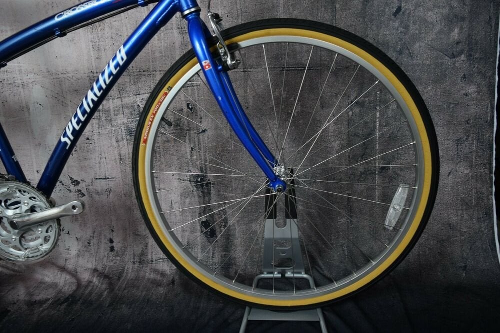SPECIALIZED CROSSROADS HYBRID BIKE 16 