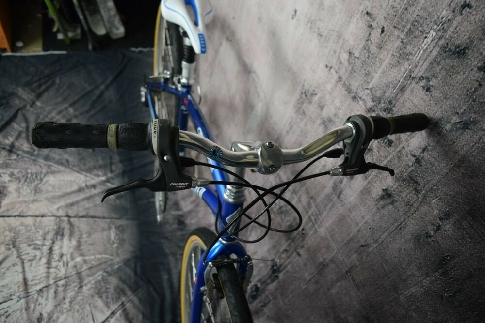 SPECIALIZED CROSSROADS HYBRID BIKE 16 