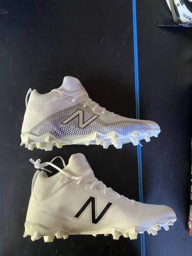 White Adult Size 13 (Women's 14) Low Cut Freeze