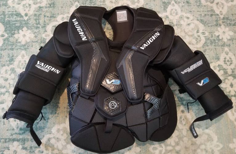 Senior Vaughn Velocity V9 Pro Carbon Goalie Chest Protector XL Body / L Arms
