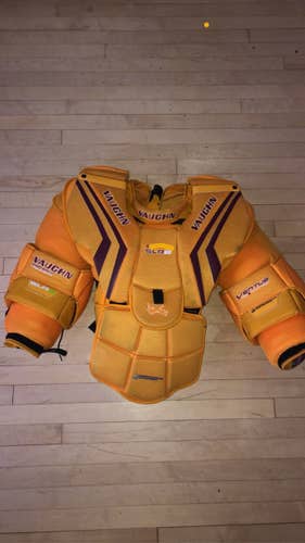 Senior XL Vaughn Pro Stock Ventus SLR Pro Goalie Chest Protector
