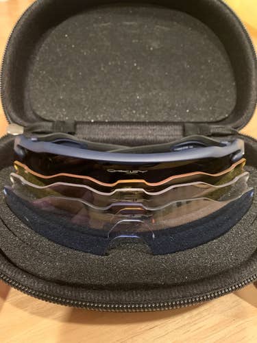 Oakley Radar Ev Advancer with 4 lenses