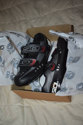 NEW - Sidi Raiden Cycling Shoes, Size 41 (7.5) - In the Box!