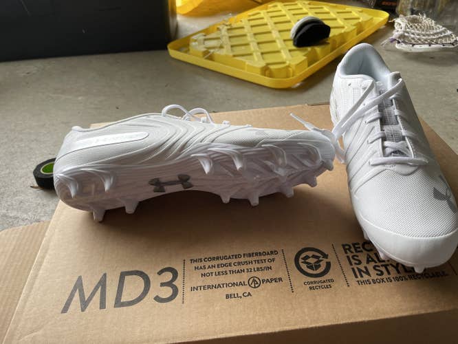White Under Armour Nitro Low Cleats Adult Men's Size 11 - New