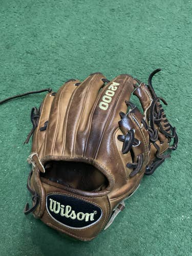 Brown High School/College Infield 11.5" A2000 Baseball Glove