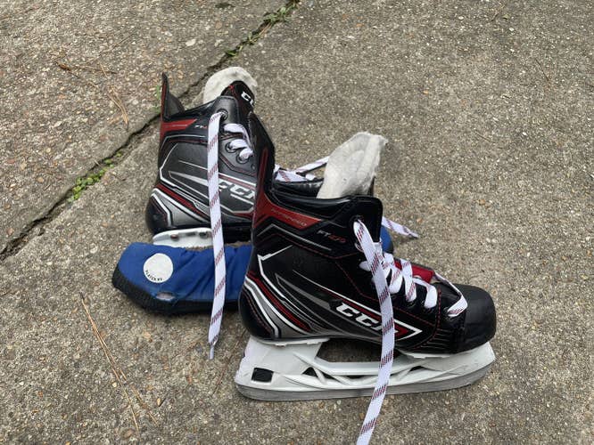 CCM FT470 Jetspeed Jr size 2 Excellent Condition