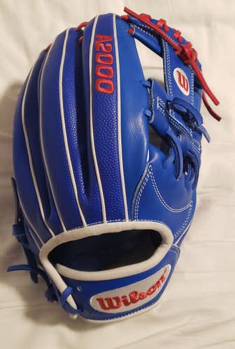 Lightly Used Wilson Right Hand Throw A2000 VG27 Baseball Glove 12.25"