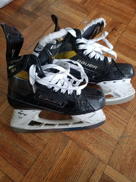 Junior Used Bauer Supreme 3S Pro Hockey Skates Size 2 with extra steels