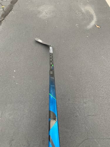 Senior Left Hand Mid Pattern  Nexus Geo Hockey Stick
