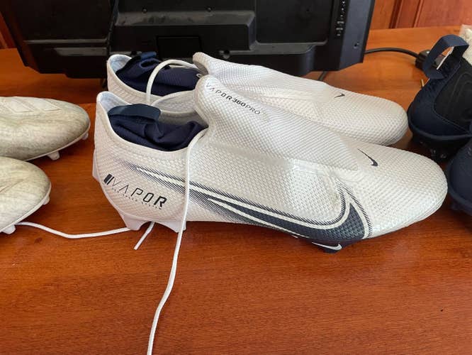 White Men's Turf Cleats Low Cut Vapor