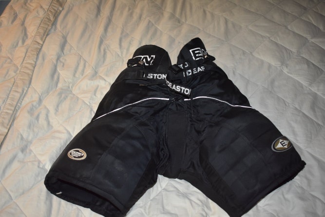 Easton Ultra Lite Hockey Pants, Black, Junior 140 (26-28)