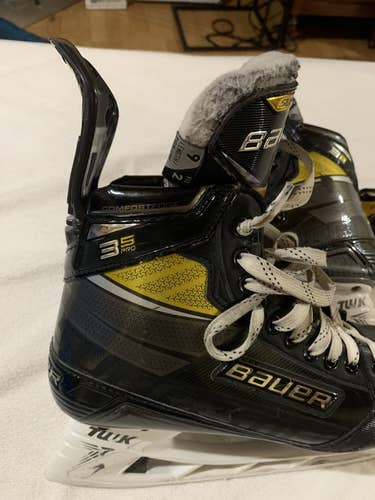 Senior Bauer Regular Width Size 9 Supreme 3S Pro Hockey Skates