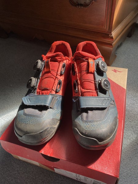 Red Men's Size 9.5 (Women's 10.5) Specialized Cycling Shoes