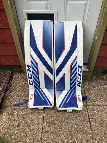 Senior 35"+1 CCM Axis Pro Goalie Leg Pads